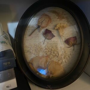 Floral Oval Frame Wall Art